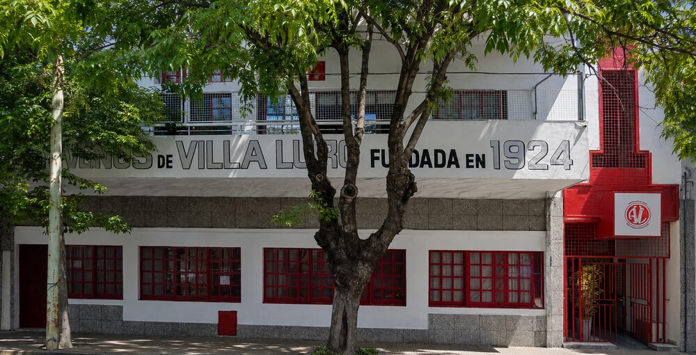 Asociación Vecinal Los Amigos de Villa Luro, institución centenaria dedicada al deporte, la cultura y la vida comunitaria en la Ciudad de Buenos Aires.