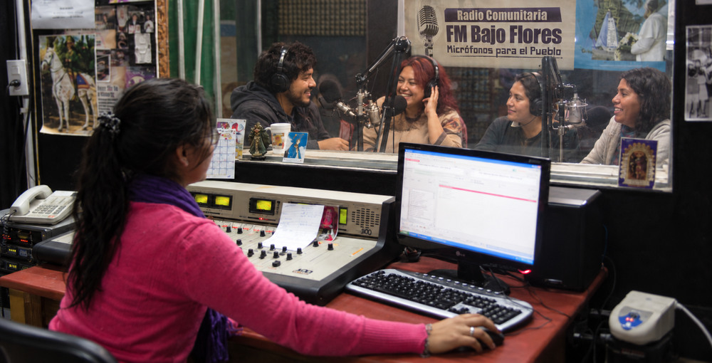 FM Bajo Flores celebra 30 años de comunicación comunitaria y compromiso con los vecinos del sur de la Ciudad de Buenos Aires
