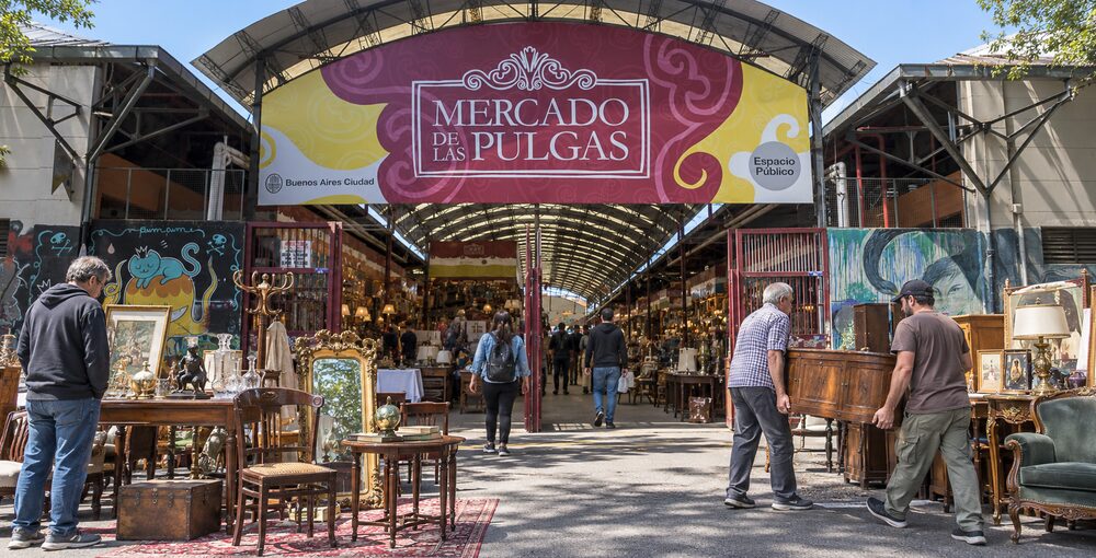 Mercados de pulgas en CABA para encontrar antigüedades, muebles usados, objetos de colección y piezas de decoración